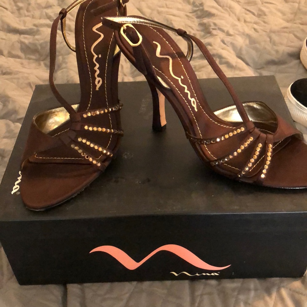 Chocolate brown Nina heels 7 1/2